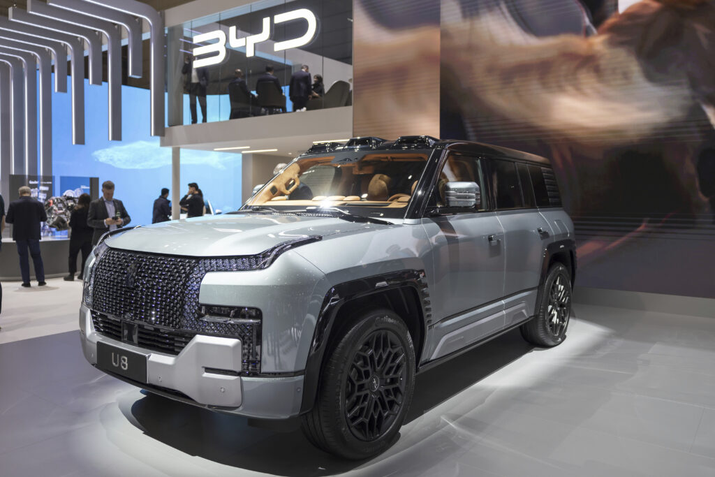 BYD-U9-Electric Car-Advanced Battery-Luxury Vehicles