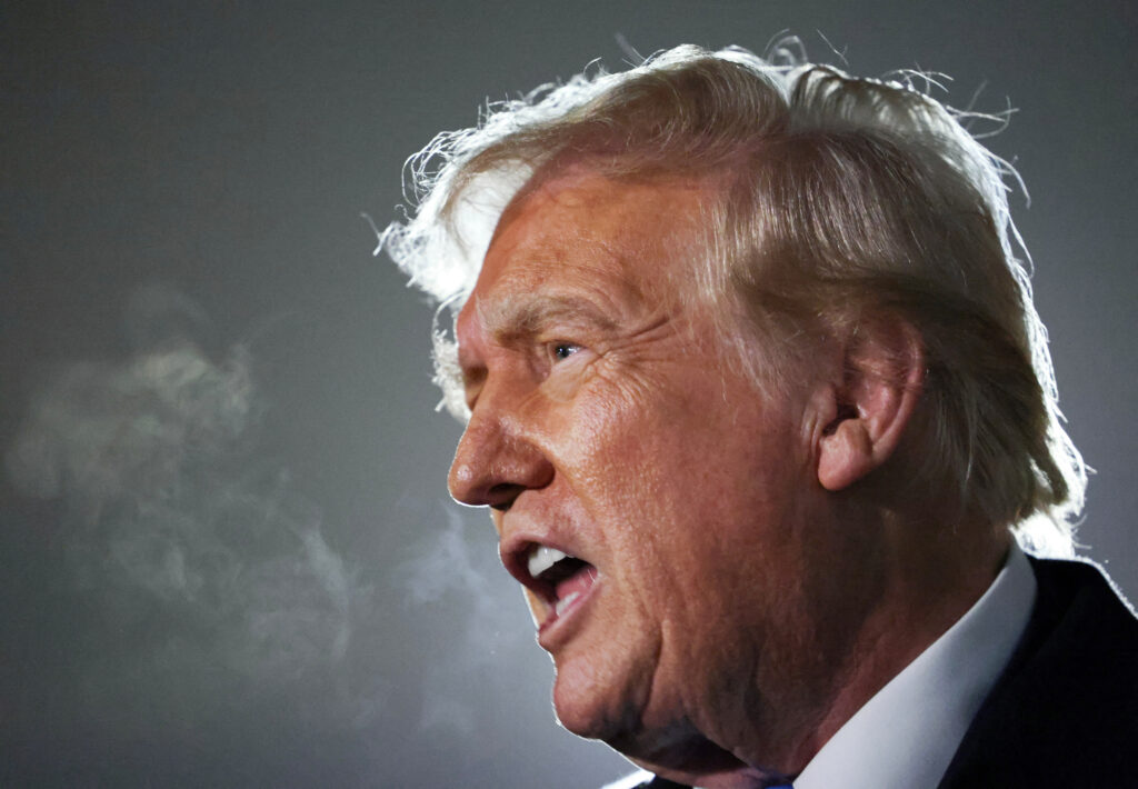 Donald Trump-Cryptocurrency-Token TRUMP-Political Scandal-Crypto Price Surge