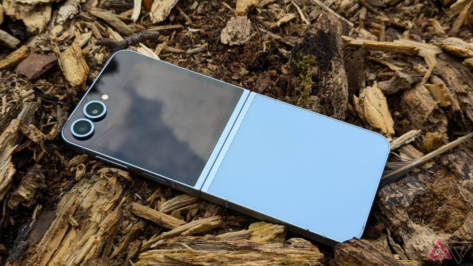 Galaxy Z Flip 7-Samsung-Snapdragon 8 Elite-Exynos 2500-Folding Phones