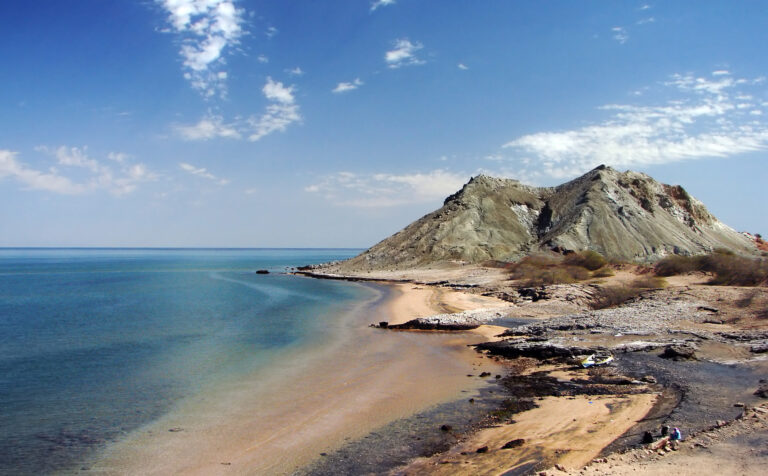 Hormuz Island-magic soils-environment conservation-eco-tourism-Iranian heritage
