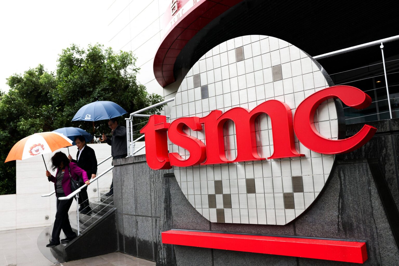 Intel-TSMC-semiconductors-chip production-Intel 18A technology-global economy