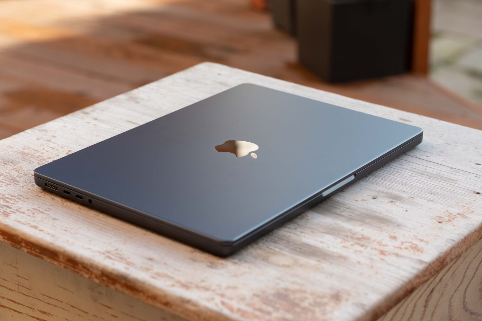 MacBook Pro 2026-OLED display-M6 chip-thin design-Apple technologies