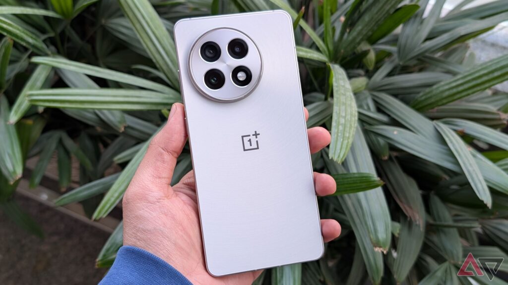 OnePlus 13T-customizable physical button-flat OLED display-6200 mAh battery-50 MP camera