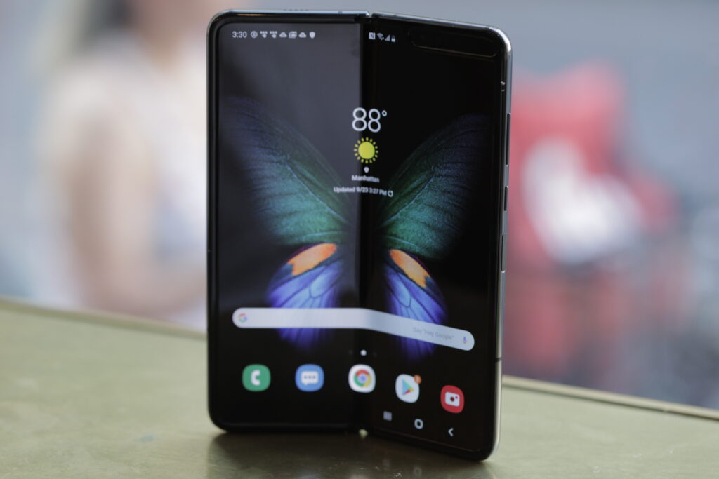 Samsung-foldable phones-tri-fold phone-quad-fold phone-mobile technology-Samsung patent-smartphone market