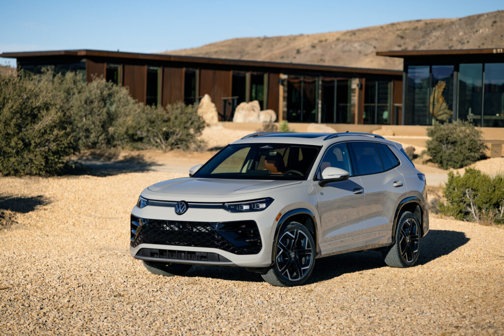 Volkswagen-Tiguan-SUV-2026-new model-interior design-advanced engine