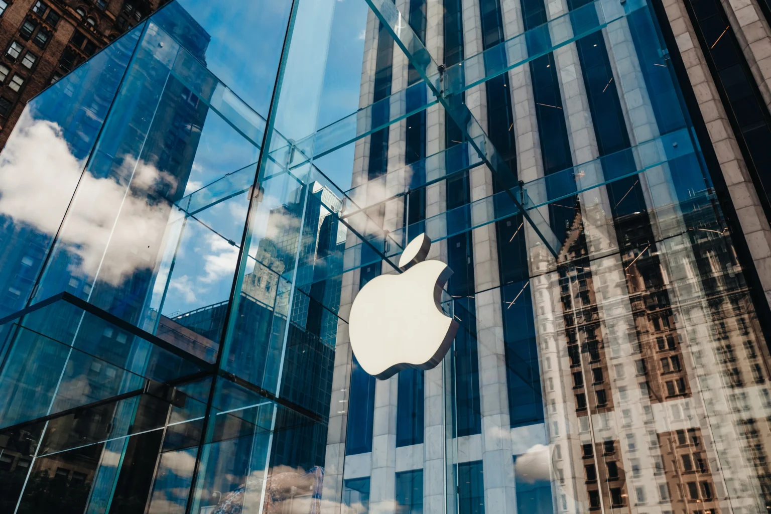 apple-earthquake relief-myanmar earthquake-thailand earthquake-Tim Cook-crisis technology-corporate social responsibility