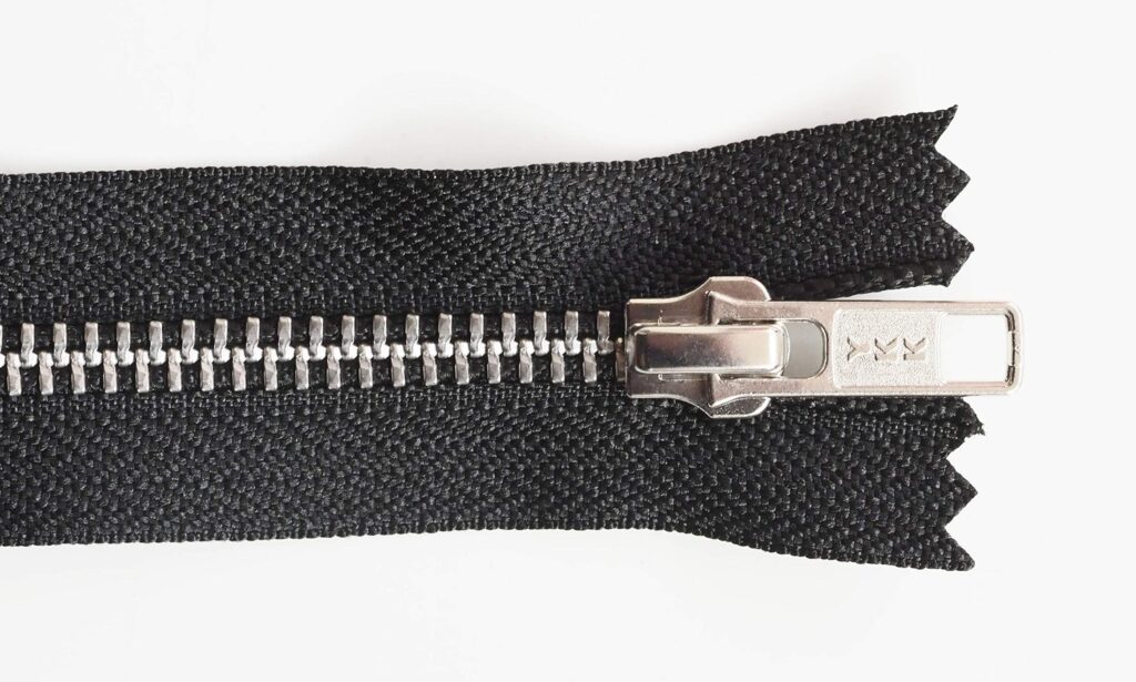 automatic zip-YKK-self-closing zipper-innovative zippers-smart textile-industrial zippers