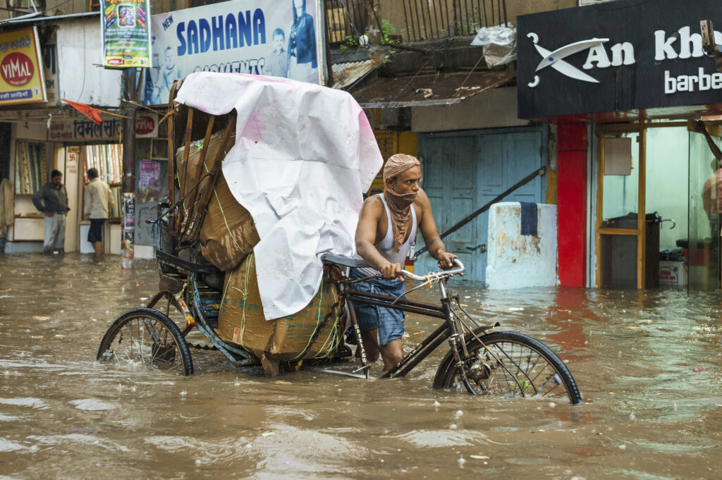climate change-global warming-banks-climate economy-air conditioning industries-Paris Agreement-insurance companies