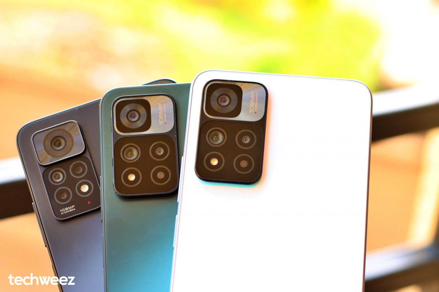 currency decline-smartphone buying behavior-iPhone 15-iPhone 16-Samsung Galaxy