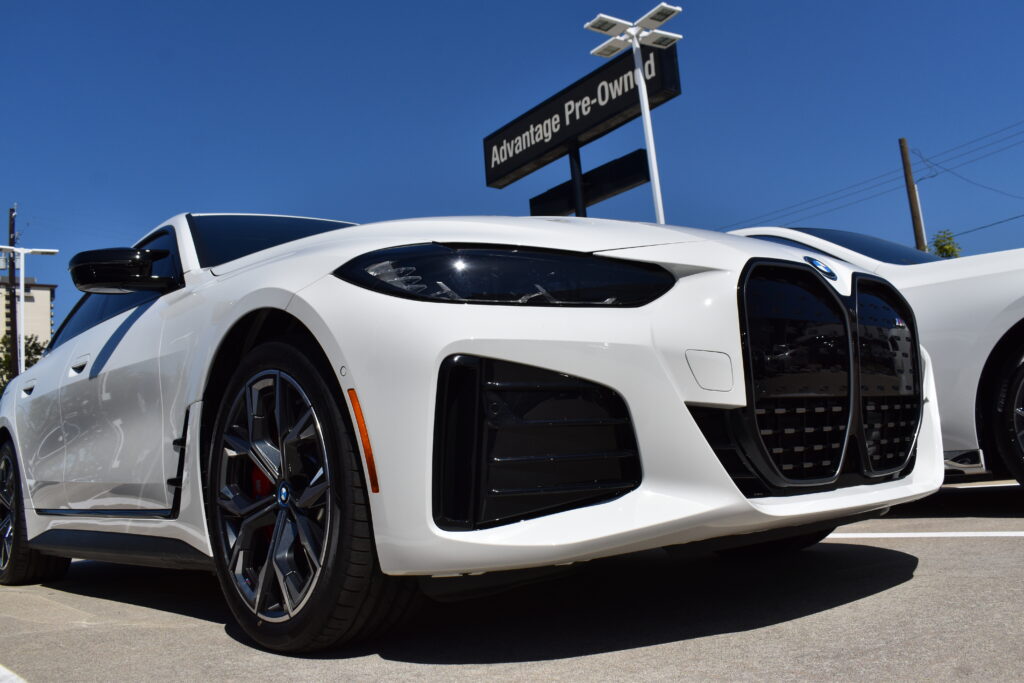 lexus-BMW-luxury cars-young customers-automotive trends