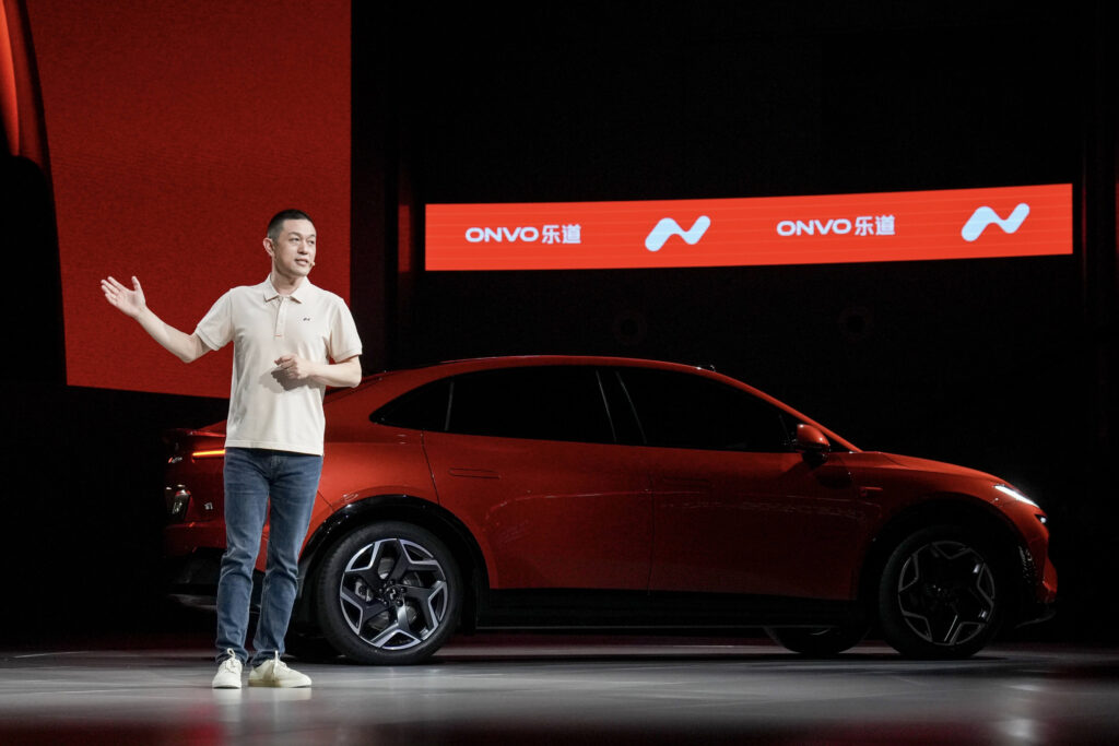 nio-nio l90-electric suv-three-row suv-battery swapping technology