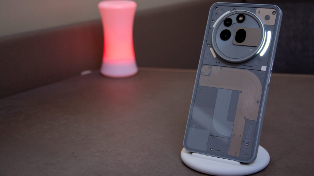 nothing phone 3-carl pei-smartphone-minimal design-flagship phone