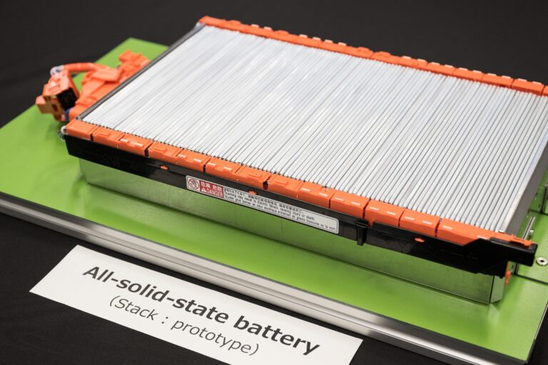 solid-state battery-electric vehicles-Stellantis-Jeep-Dodge-18-minute charging