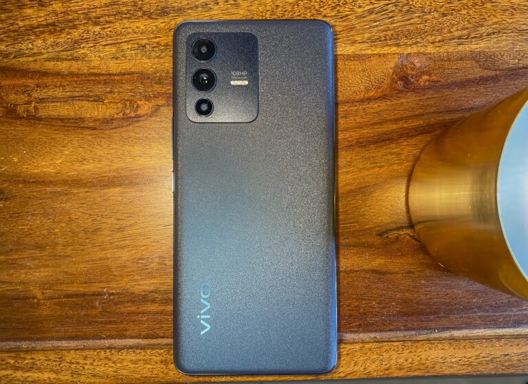 vivo Y300 Pro Plus-OLED display-Snapdragon 7s Gen 3-7300mAh battery-mid-range price