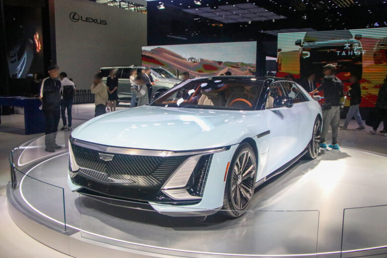 Cadillac Celestiq-luxury car-electric car design-customization features-American automotive industry