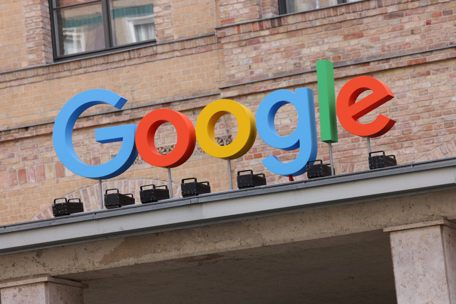 Google-Simplify-Gemini AI-complex text-simplification feature