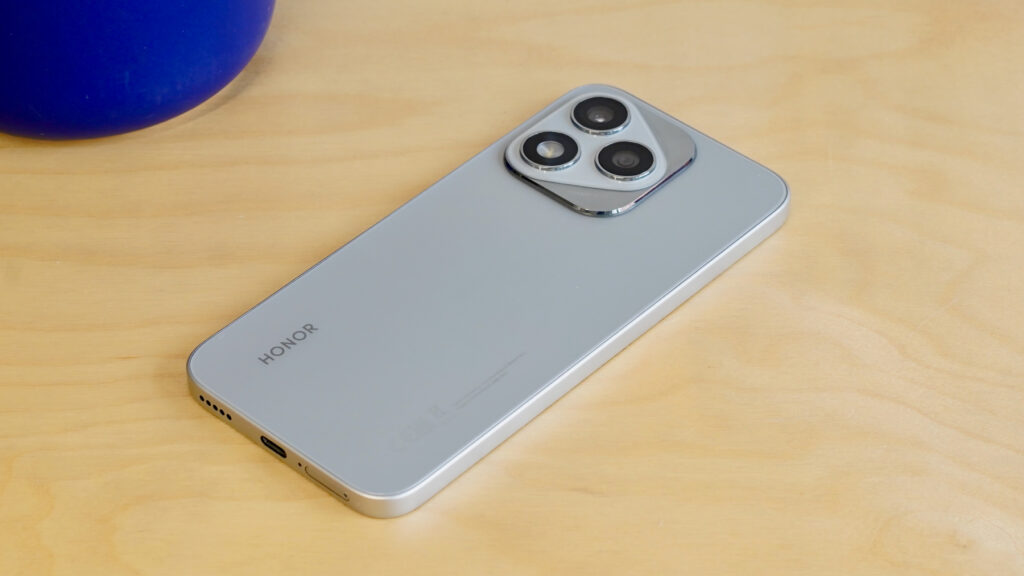 Honor 400 Pro-flagship phone-Snapdragon 8 Gen 3-OLED display-200MP camera