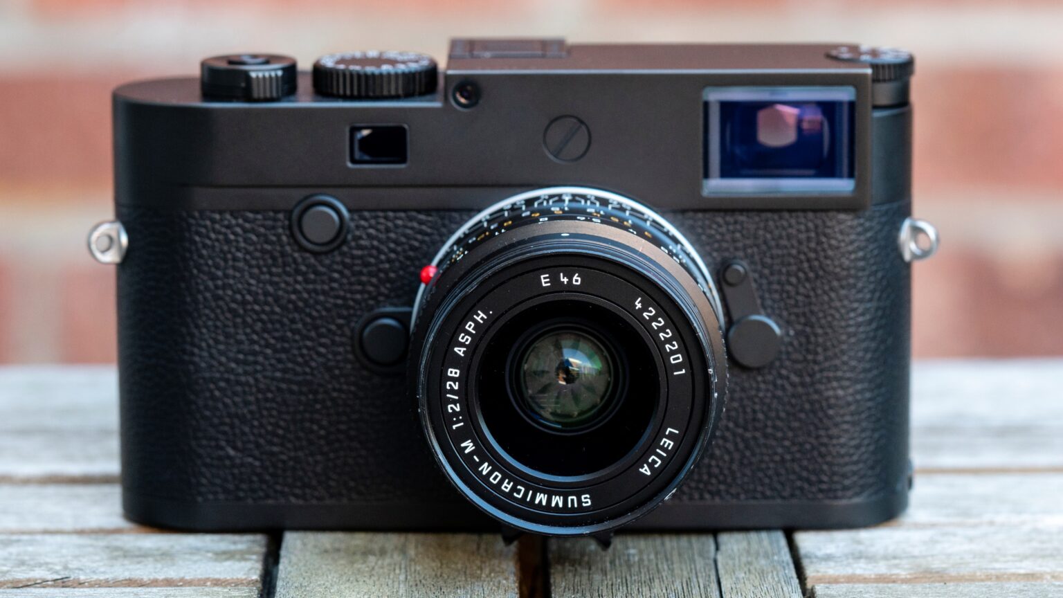 Leica-full-frame sensor-Triple Resolution technology-Safari camera-luxury camera