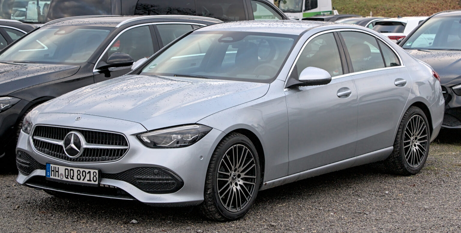 Mercedes-Benz-Mercedes C-Class 2026-facelift C-Class-plug-in hybrid-luxury cars