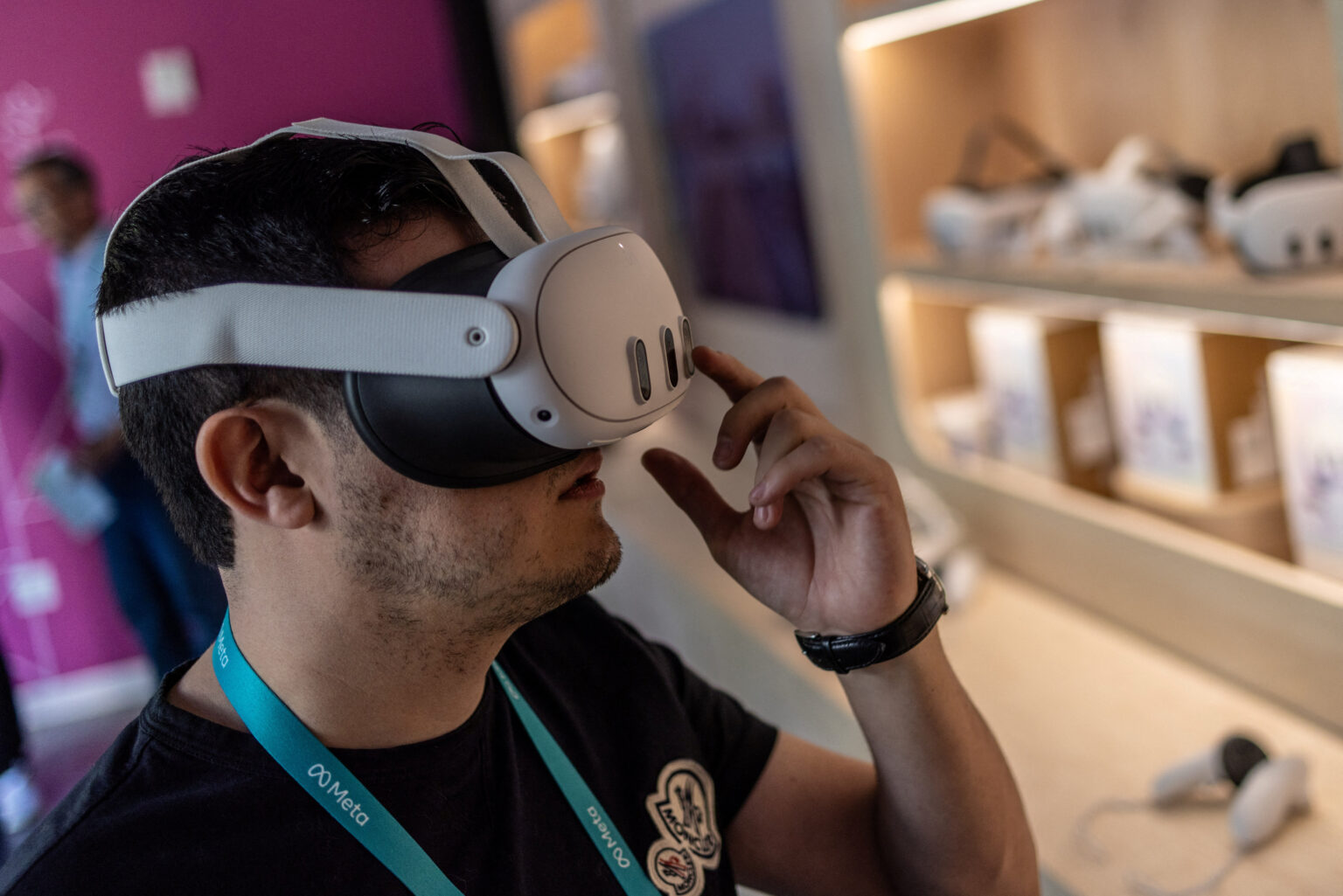 Meta-smart glasses-face recognition-Super Sensing-wearable technology