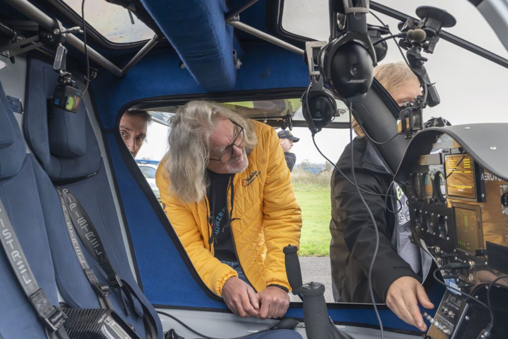Porsche Taycan-Electric Plane-James May-Richard Hammond-Top Gear