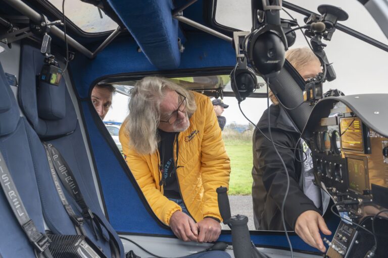 Porsche Taycan-Electric Plane-James May-Richard Hammond-Top Gear