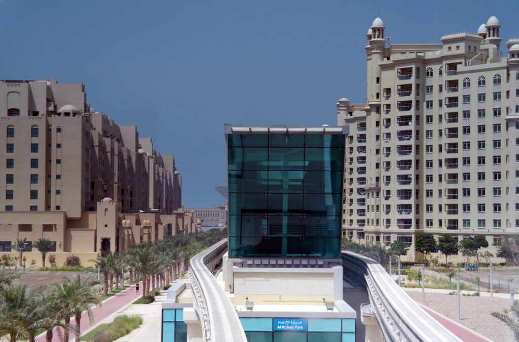Trump Tower-Dubai-Rooftop Pool-Skyscraper-Luxury Real Estate-Dubai Tourism