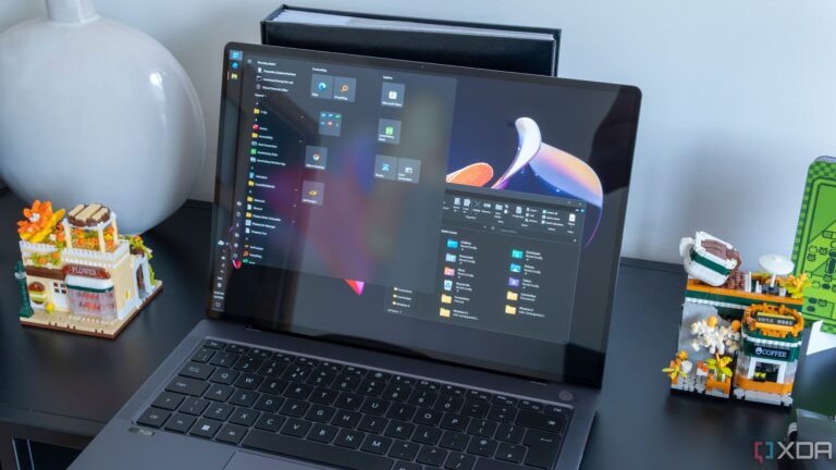 Windows 7-boot problem-solid color wallpaper-Microsoft revelation-OS performance