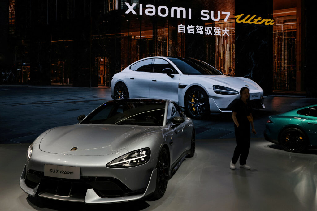 Xiaomi-SU7-electric car-quality issues-customer lawsuit-carbon fiber hood