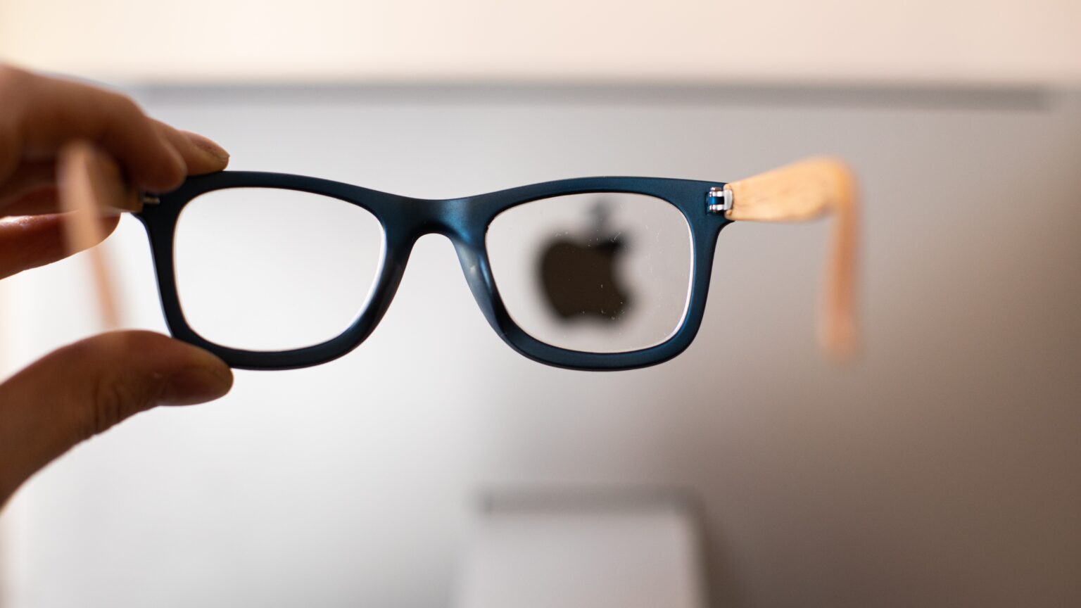 apple smart glasses-AI wearables-Siri-augmented reality-apple 2026 glasses