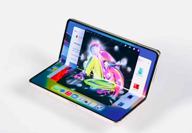 foldable iphone-apple-seamless display-titanium hinge-foldable smartphones