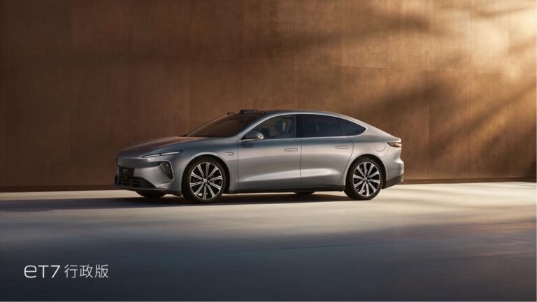 nio-electric cars 2025-ES6-EC6-interior design-BaaS-AI chip-dual-motor system