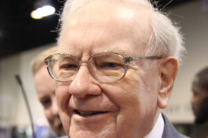 warren buffett-greg abel-berkshire hathaway-retirement-investment