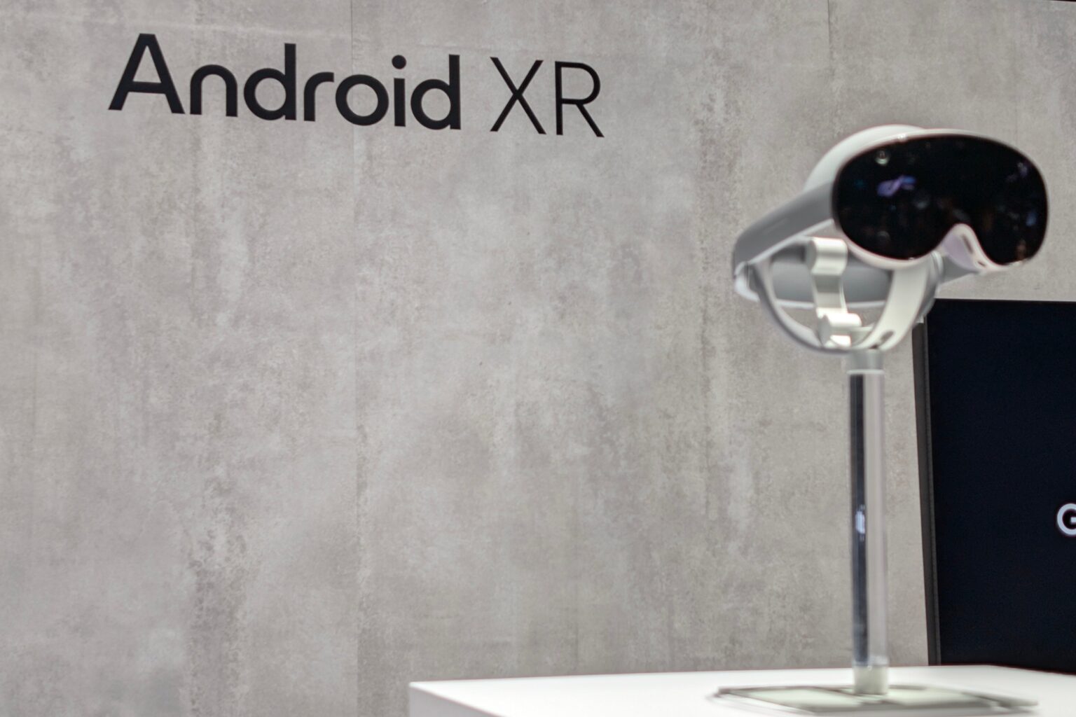 Android XR-smart glasses-Google-mixed reality-new technology-Samsung Moohan project