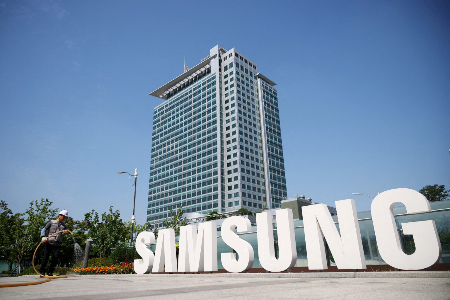 Samsung-Chip Crisis-Financial Losses-HBM3e-US Factory-DRAM-NAND Flash-Samsung Mobile Sector-Samsung Financial Decline