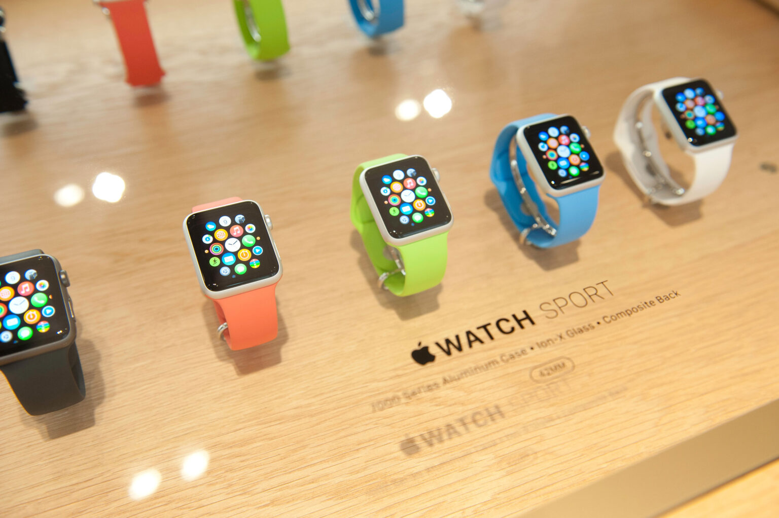 apple watch-apple anniversary band-sport band-wearable technology-apple design