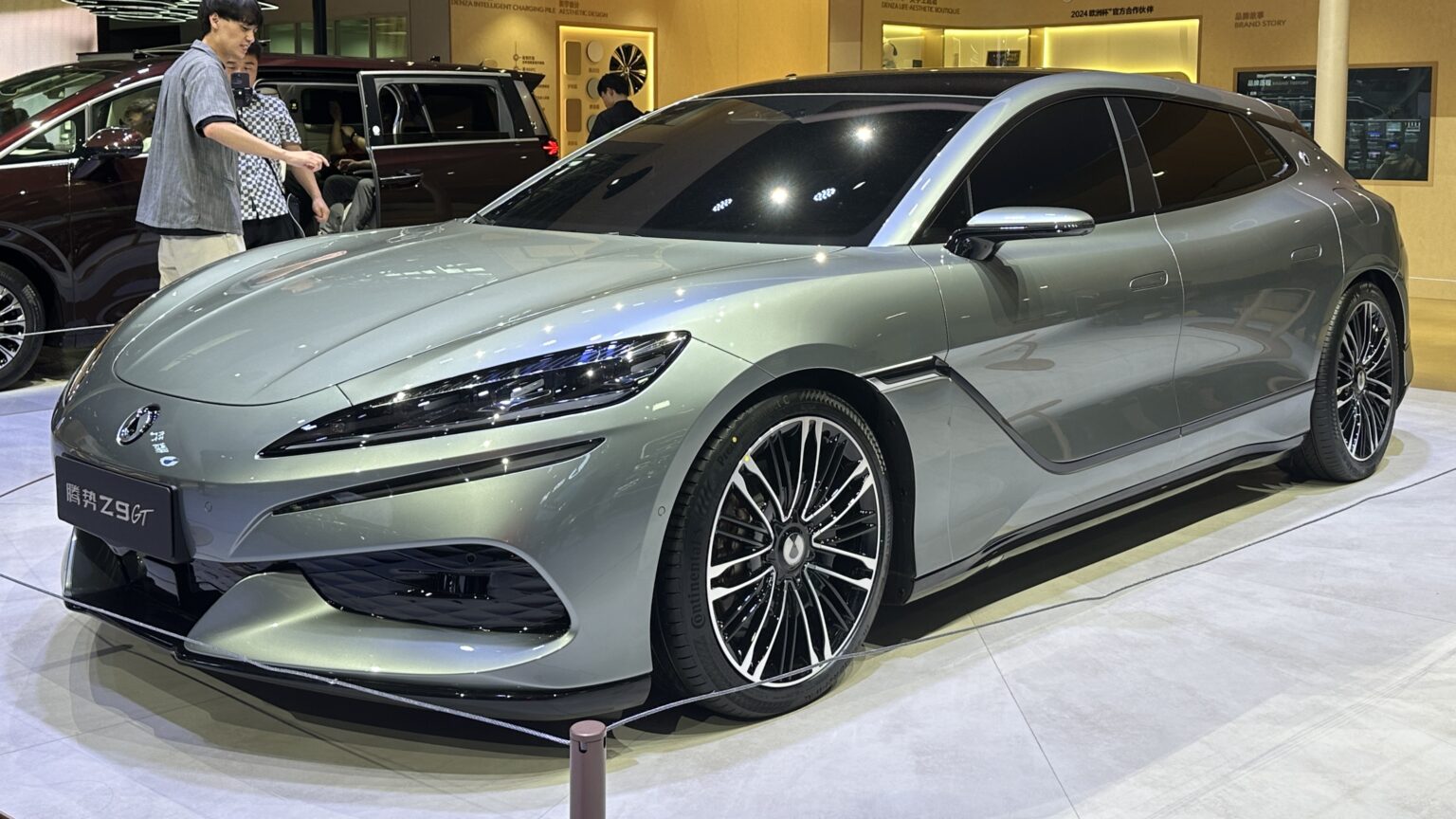 denza-BYD-EV-luxury electric cars-Z9 GT