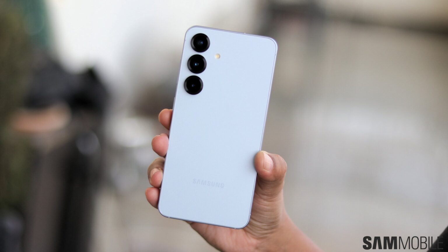 iPhone 17 Pro-anti-reflective glass-Apple-Nano-texture-display technology-Samsung-Galaxy S24 Ultra