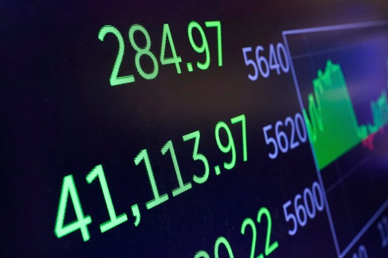 Apple stock-trade deal-tariff reduction-technology market-US-China trade war