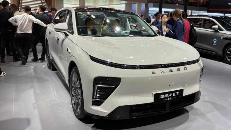 Chery-Chery Exlantix ES-electric cars-Falcon Pilot technology-aerodynamic design-luxury car-affordable car price
