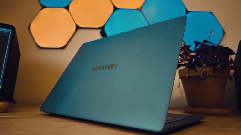 Huawei-foldable laptop-MateBook Fold-HarmonyOS-innovative technology