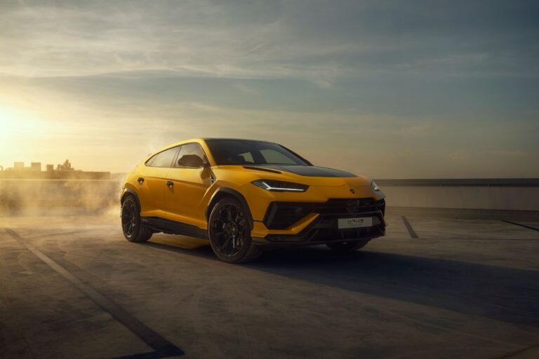 Rezvani-Rezvani Knight-Bulletproof car-Lamborghini Urus-Luxury SUV