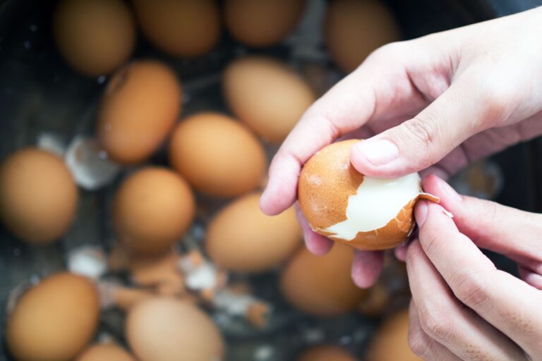 egg peeling-boiling eggs-scientific methods-easy egg peeling-egg shell softening