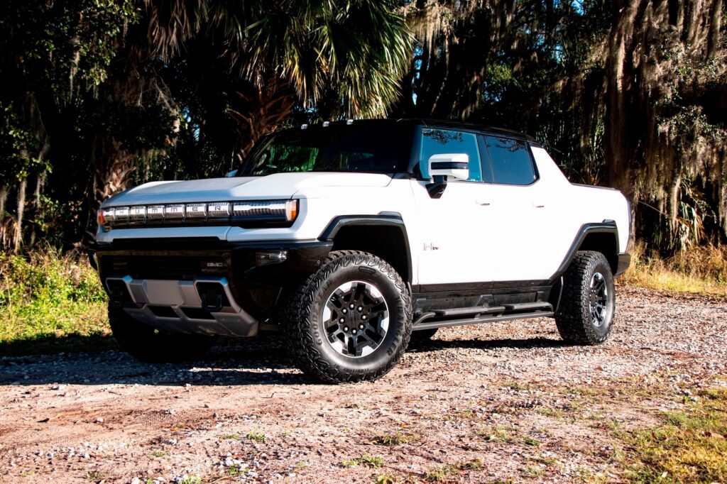 hummer-electric SUV-King Crab feature-bi-directional charging-carbon fiber-Super Cruise