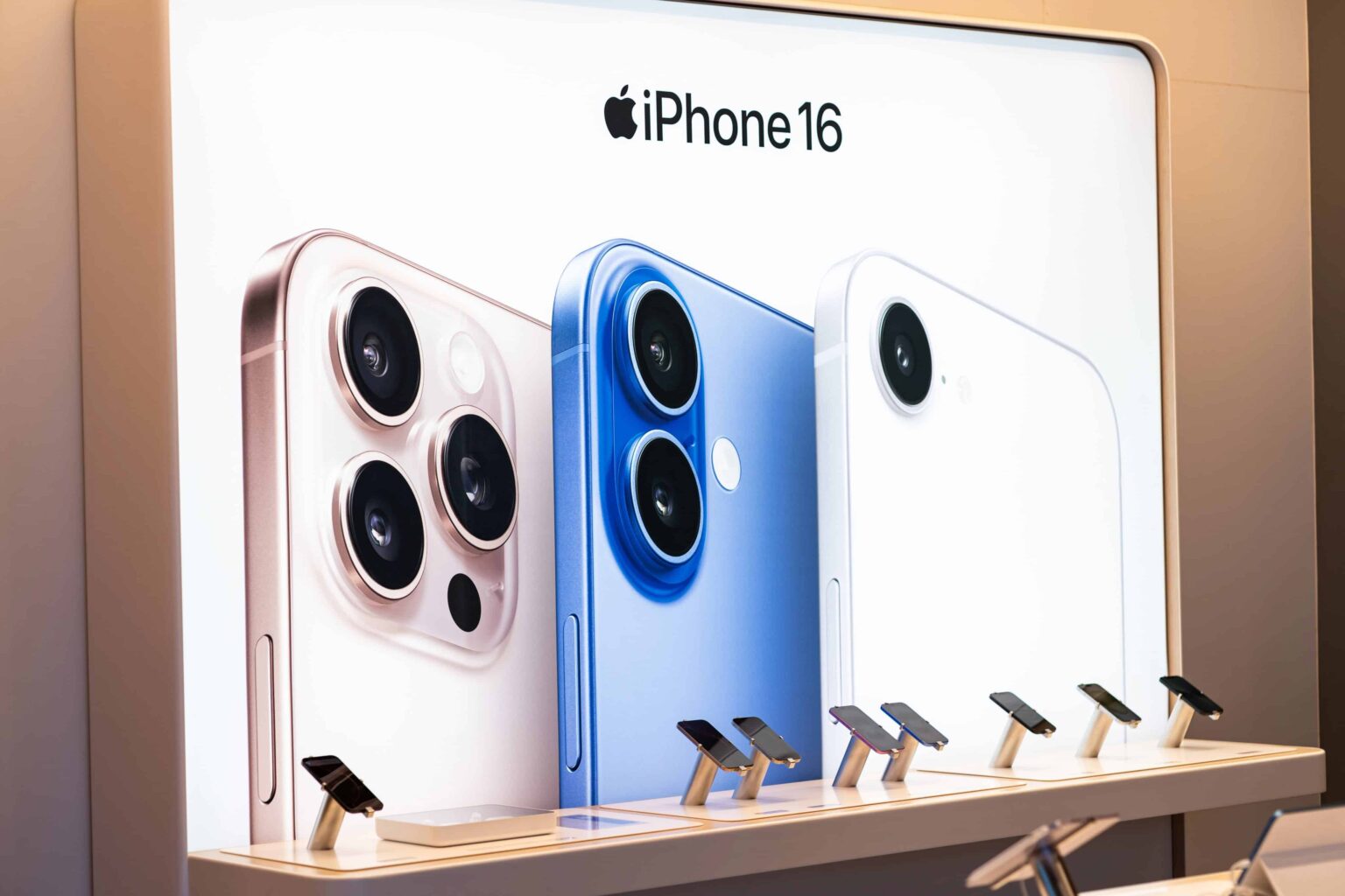 iPhone-Apple-AI-Eddy Cue-wearable technology-search engine-tech transformation-future smart devices