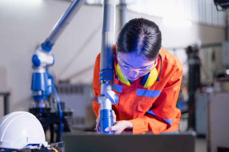 laboratory applications-deregulation-digital businesses-health services-Iran