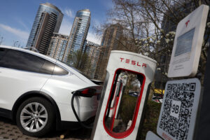 tesla-model Y-electric car-china market-chinese automakers-tesla export-gigafactory shanghai